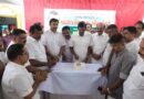അന്തേവാസികൾക്ക് ഭക്ഷണം വിളമ്പി പി.ജെ ജോസഫ്