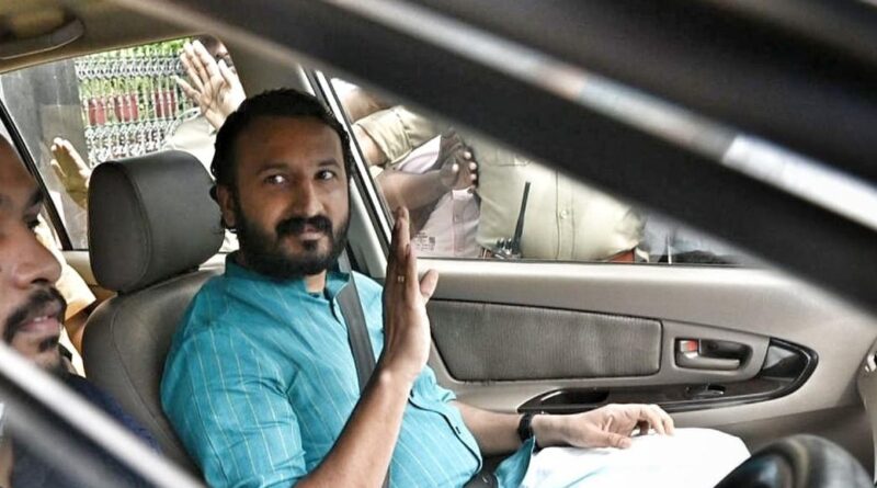 രാഹുൽ മാങ്കൂട്ടത്തിലിനെ ബംഗളൂരുവിലെത്തിച്ച മലയാളി ഡ്രൈവർ കസ്റ്റഡിയിൽ