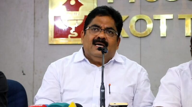 നിധിൻ രാജിന്റെ മരണത്തിന് ഉത്തരവാധിയായ അദ്ധ്യാപകനെ അറസ്റ്റ്‌ ചെയ്യണം , സെൻകുമാറിനെയും , പി.സി. ജോർജിനെയും ചങ്ങലക്കിടണം: തൃണമൂൽ കോൺഗ്രസ്